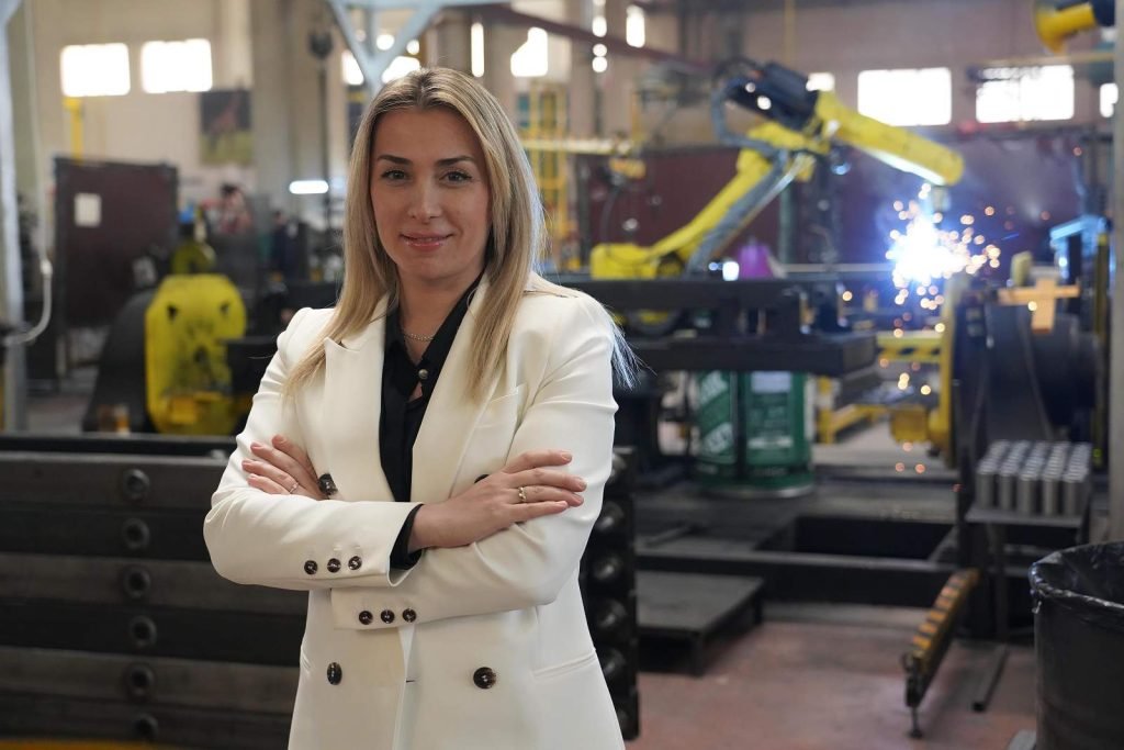 ELS Lift Üretim Müdürü Mümine Çağrın: `Kadınların Çoklu Sorumluluklarını En Aza İndirmeliyiz”